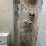 Family Friendly Duplex With Free Parking Apartment *