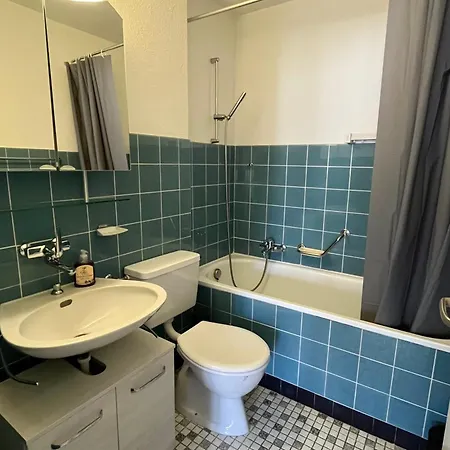 Family Friendly Duplex With Free Parking * لوكباد