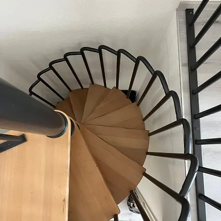 아파트 Family Friendly Duplex With Free Parking