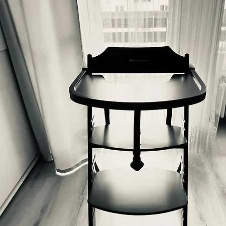 Family Friendly Duplex With Free Parking *