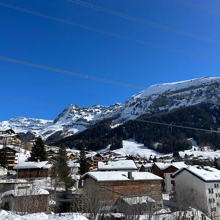 Family Friendly Duplex With Free Parking 公寓 *