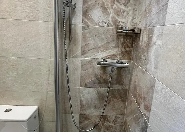 Family Friendly Duplex With Free Parking Διαμέρισμα *