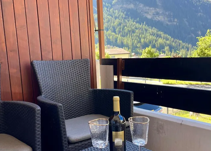 Family Friendly Duplex With Free Parking *